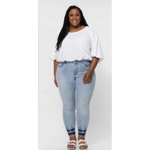 NWT Judy Blue Mid Rise Tie Dye Hem Skinny Fit Light Blue Jeans Plus Size 15/32